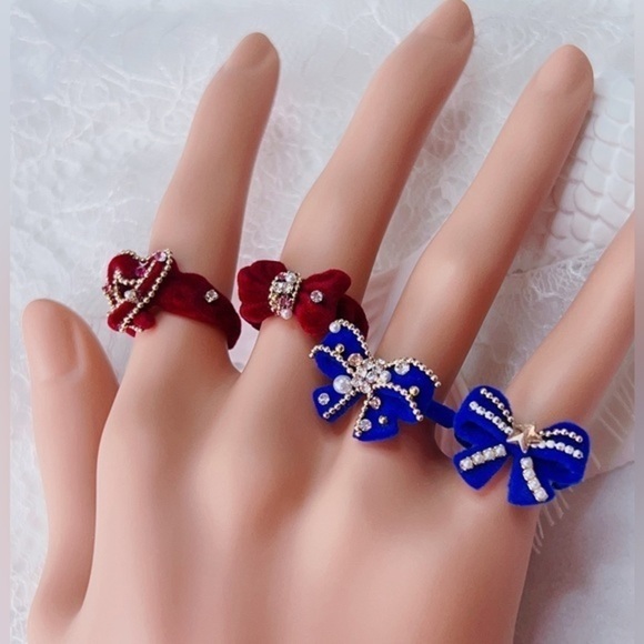 Velvet Rings - Picture 5 of 12